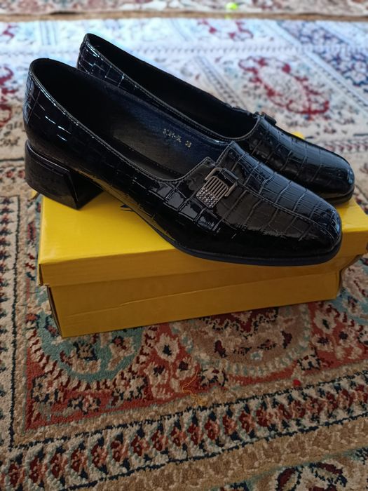 Продаются туфли 38 размер. Фирма kalidi