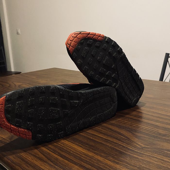 Nike Air Max 1 Marimea 42.5 Negru cu Rosu