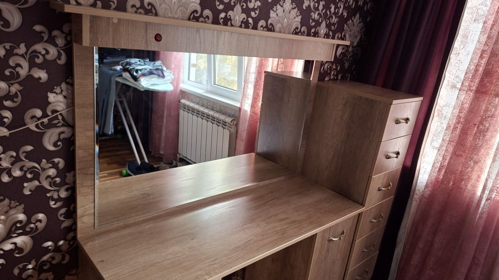 Трюмо-комод с подсветкой