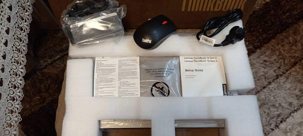 Vând lenevo nou  nou