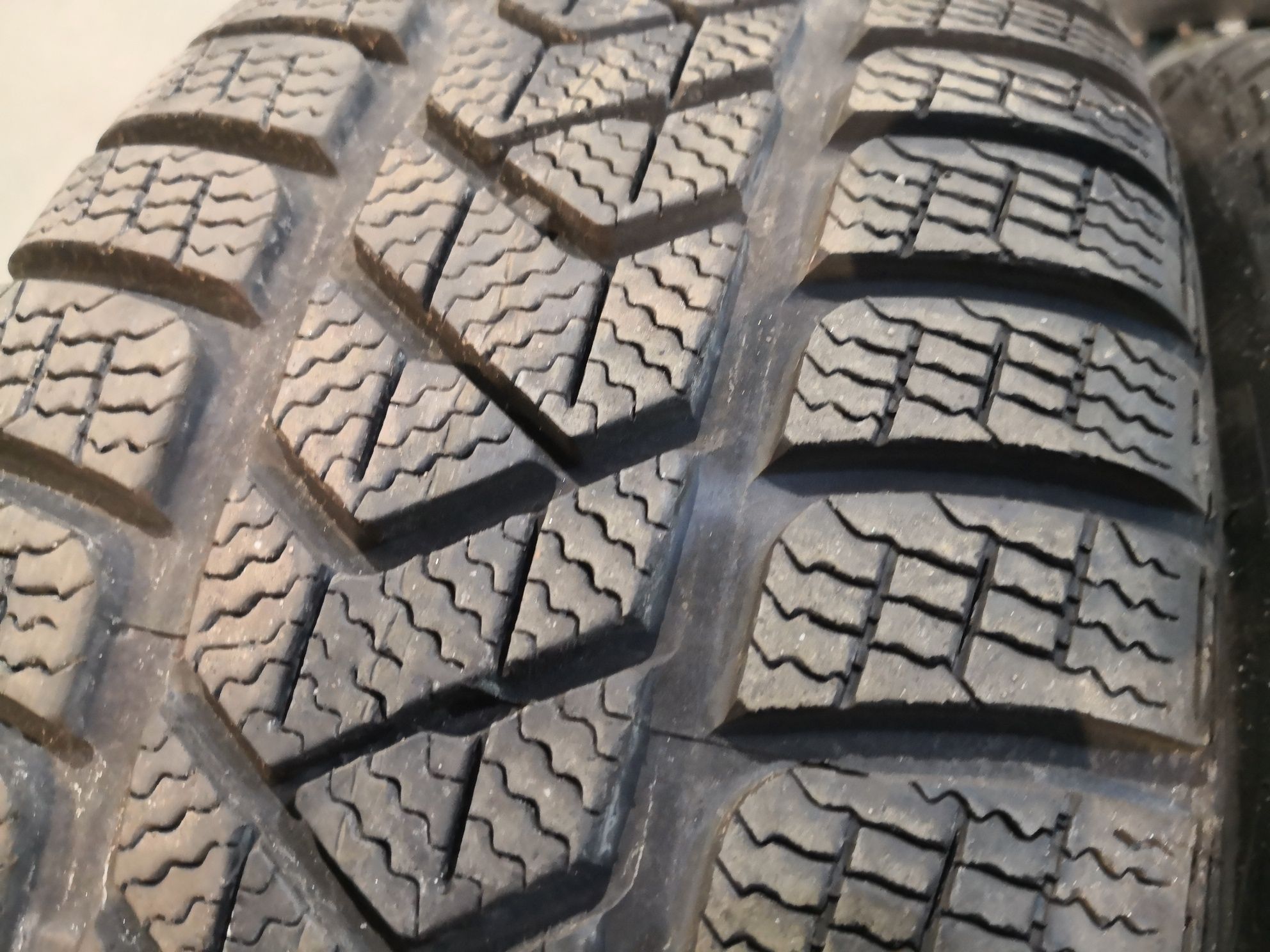 225 45 18 цола гуми Pirelli dot 19 20