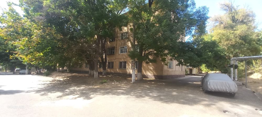 Uy sotiladi Muljal ttz bozor yonida