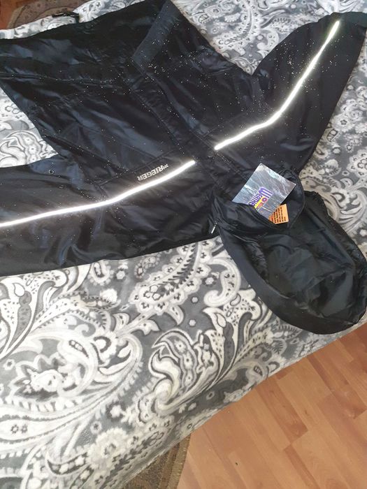 Hanorac impermeabil,nou