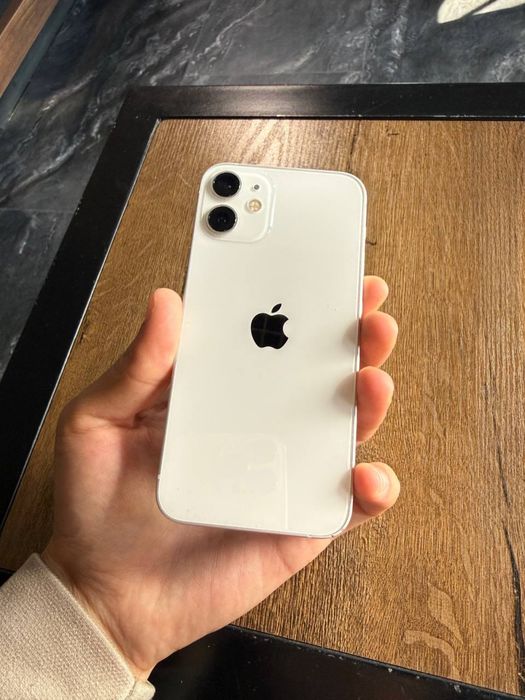 Iphone 12 mini ideal holatda