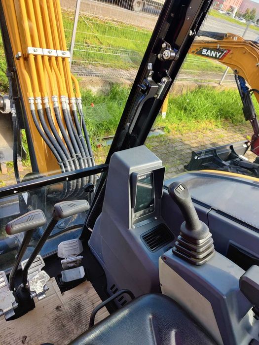 Mini excavator SY50U