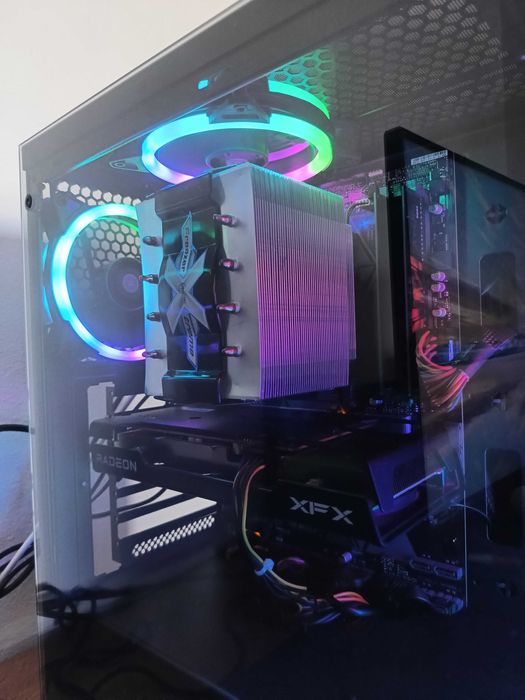 Unitate pc gaming High cu iluminare rgb
