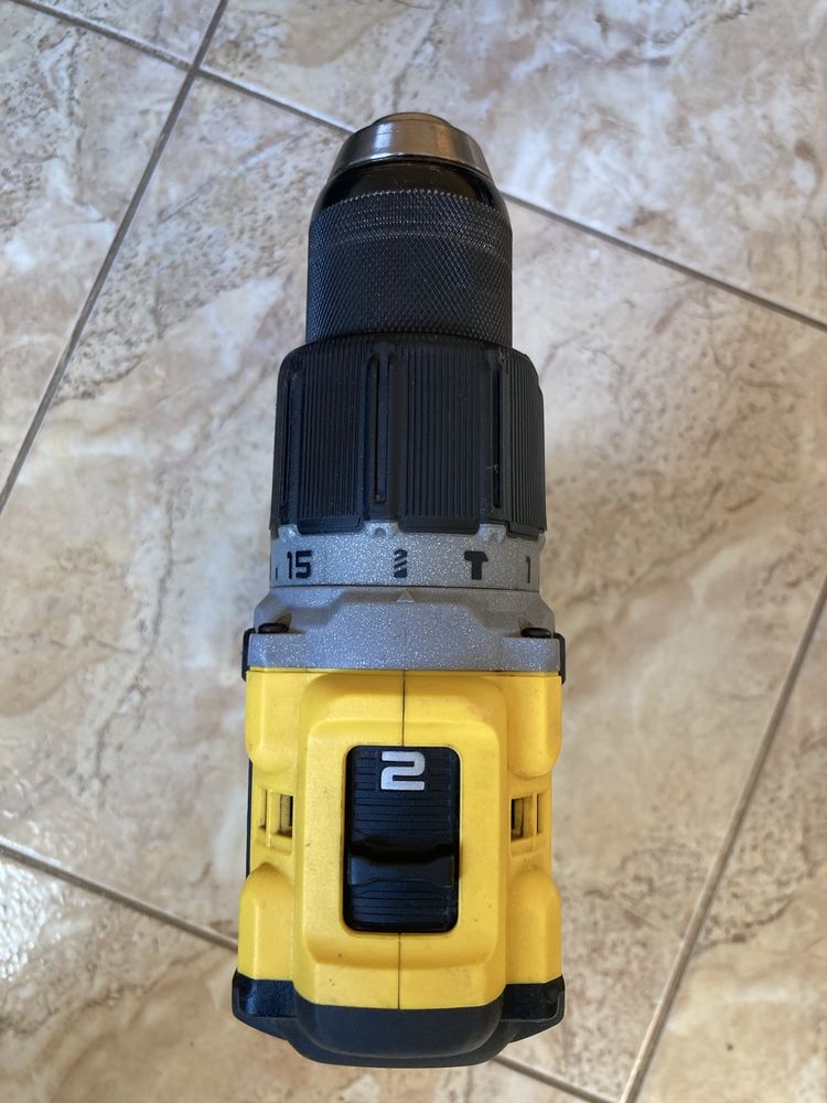 Комби винтоверт Деволт Dewalt DCD805