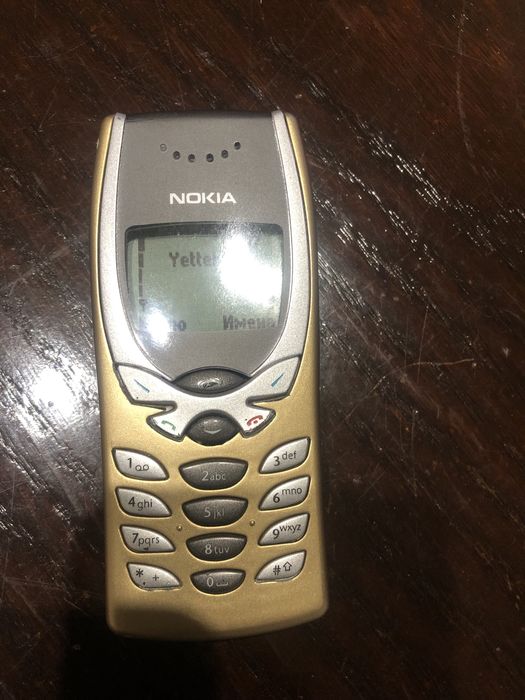 Продавам Nokia 8250