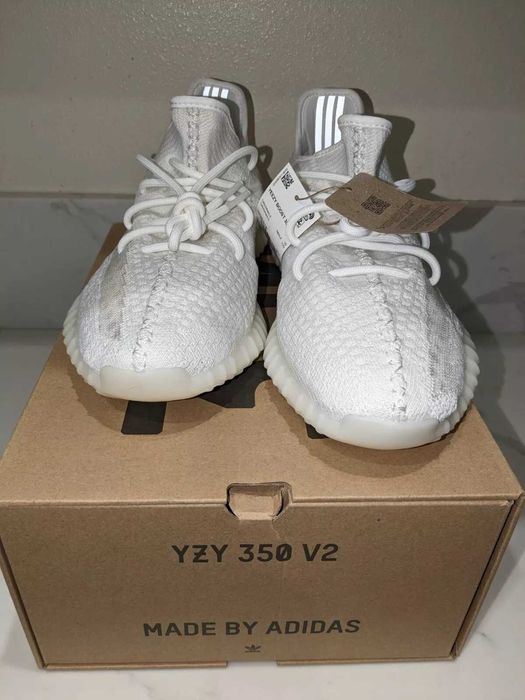 Adidasi Yeezy Boost X Adidas Triple White - MEGA REDUCERE!