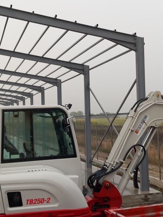 Vând hală metalică confecționată din europrofile pe prețuri mici de pr