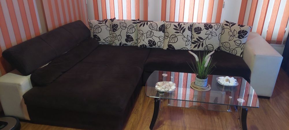 Масивен ъглов диван