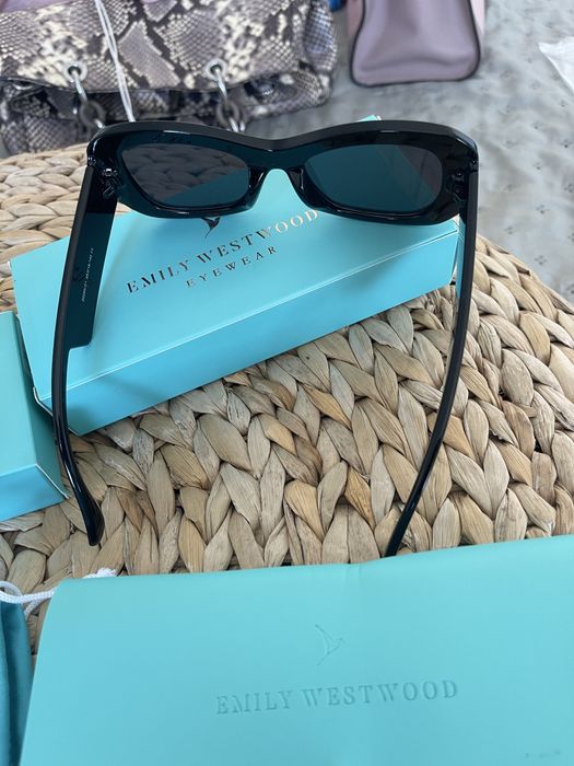 Слънчеви очила Emily Westwood нови