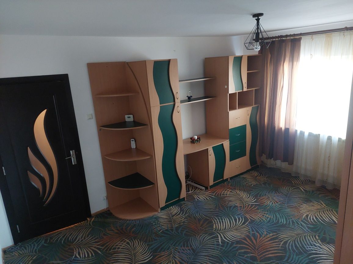 George Enescu. Ofer spre închiriere apartament 2 camere decomandat