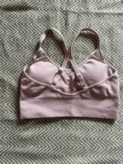 Продавам ново спортно горнище Adidas Stella Maccartney