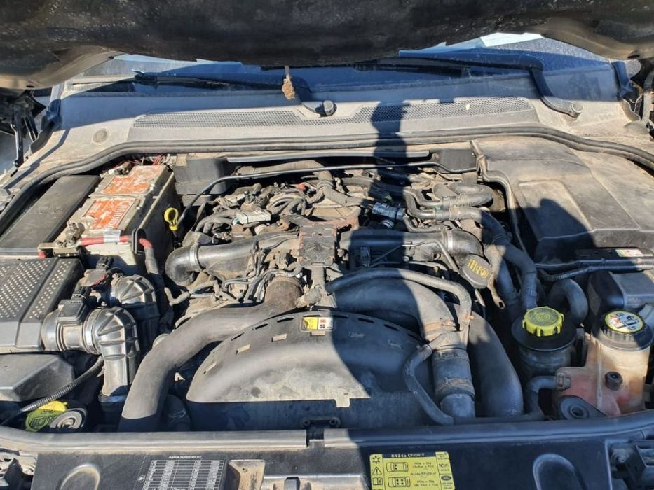 Bara fata spate grila armatura trager capota haion RANGE ROVER SPORT motor 3.6d 368DT DEZMEMBREZ