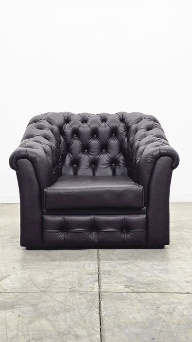 Кожаное кресло новое