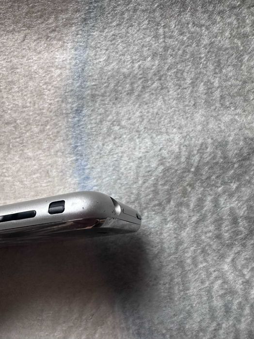 Първият Iphone 2g за Колекционери