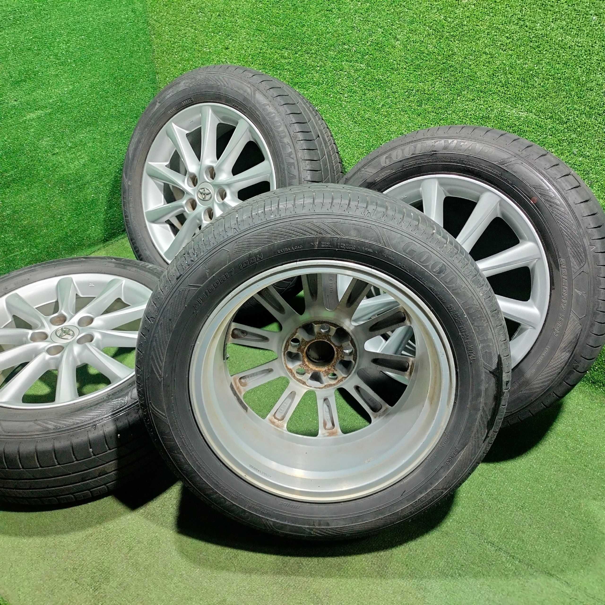 Продам Диск Оригинал Toyota с шинами Good Year 215/60 R17