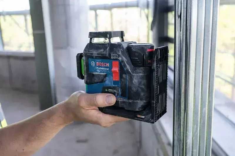 ПРОМОЦИЯ!Лазерен нивелир GLL 12V-100-33 CG 12V LB10 държач DK20 Bosch