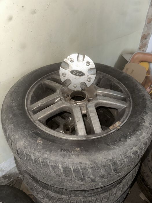 Cauciucuri cu Jante Ford