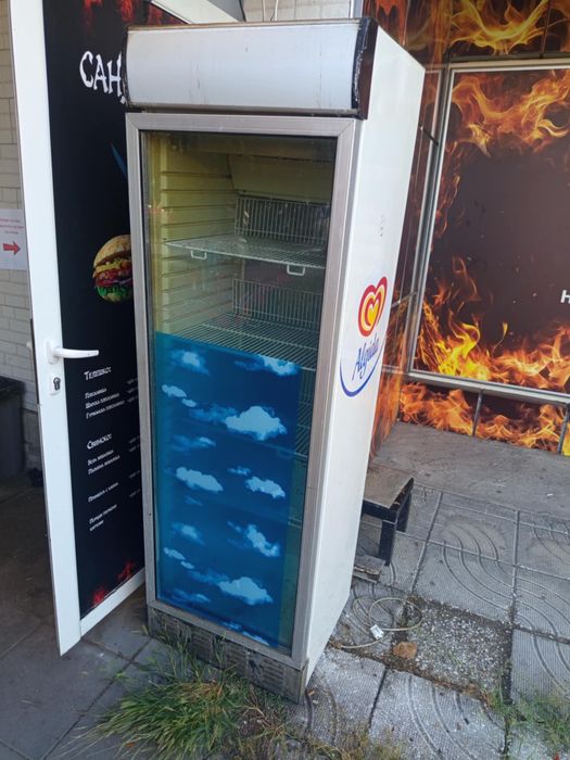 Хладилна витрина