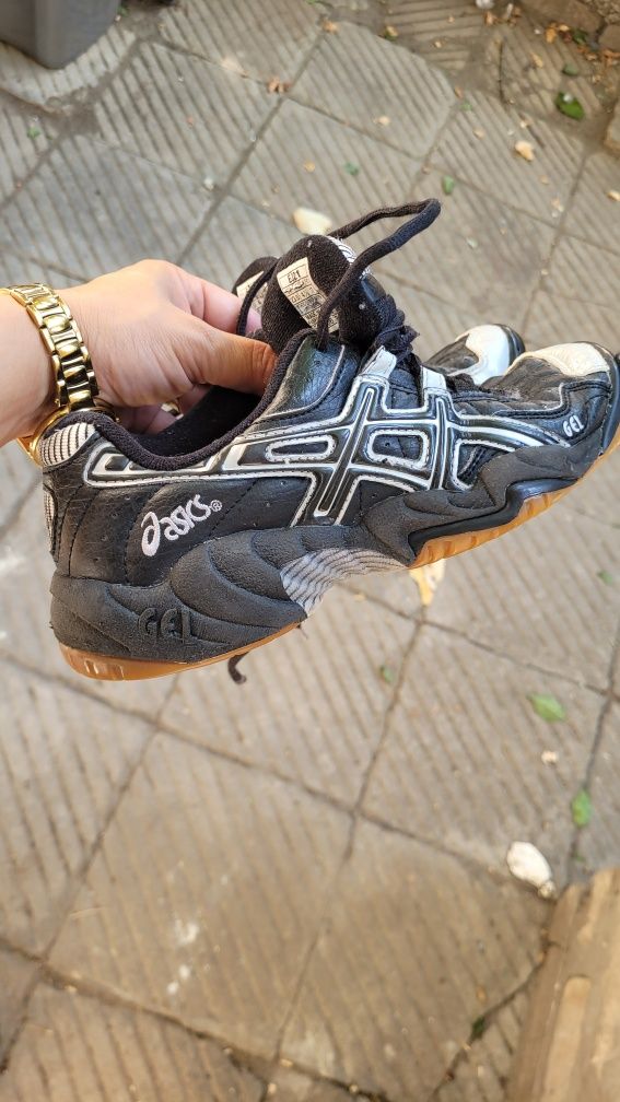 Asics 37 номер маратонки