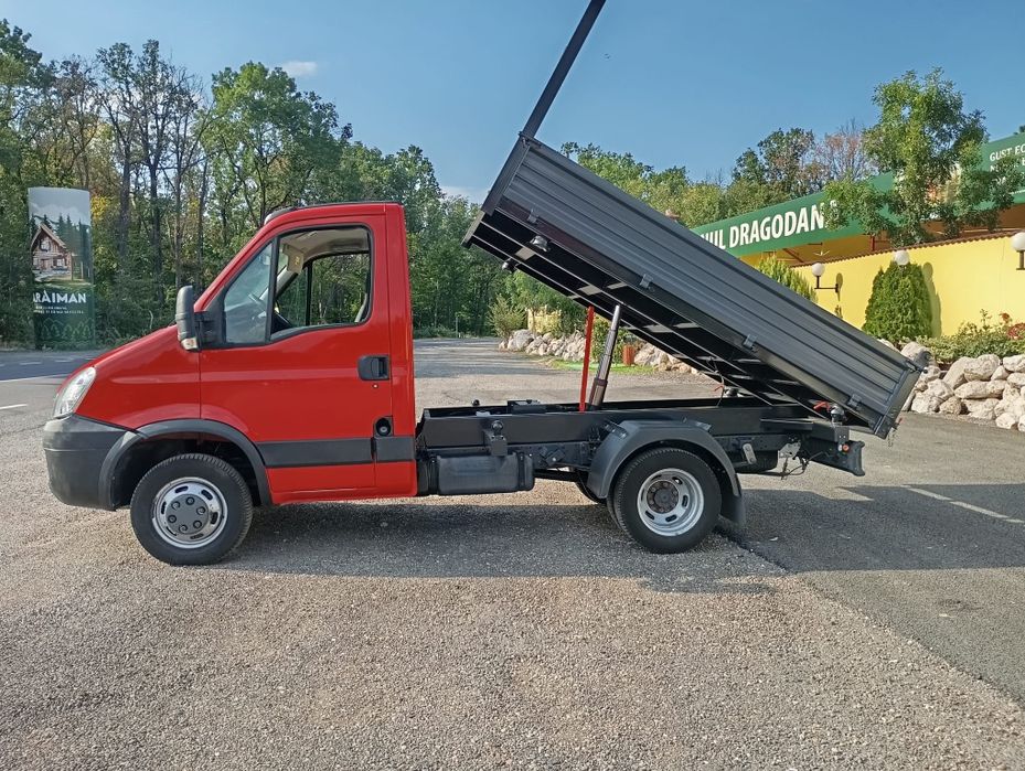 Închiriez basculabila!