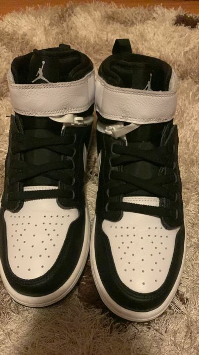Air Jordan 1 High flyase black white