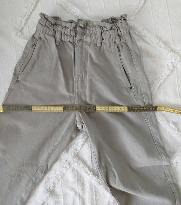 Продавам дамски сиво-зелени дънки