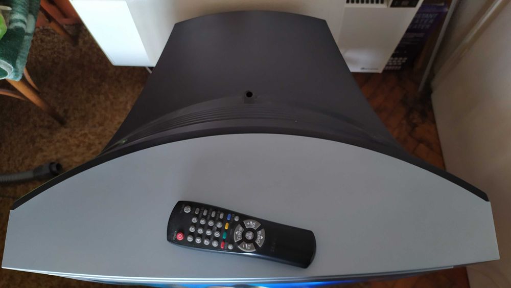 Работещ оригинален Корейски телевизор "Самсунг" с дистанционно.