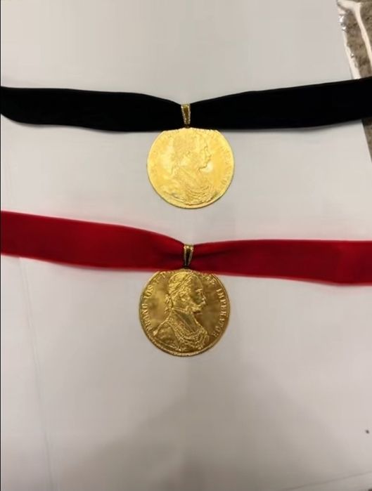 Fac salbe pe baza de comanda , monde placte cu aur de 24k