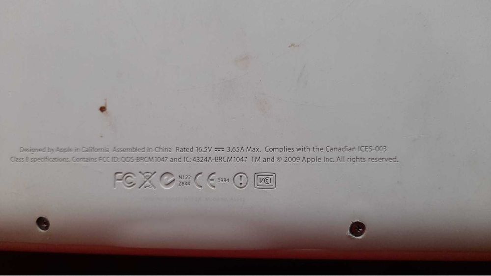 MacBook 13-inch, 2009 type