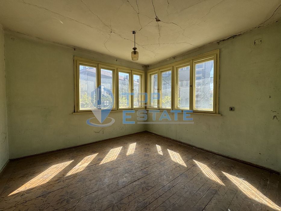 Етаж от къща в гр. Горна Оряховица, област Велико Търново