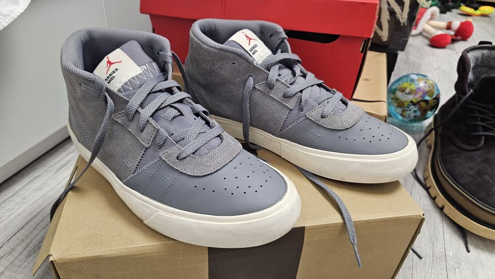 Jordan Series mid