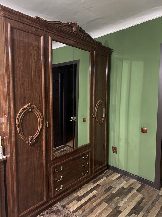 Кровать и шкаф в стиле Барокко