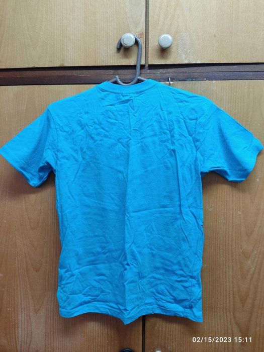 Тийнеджърски спортни дрехи в отлично състояние-фанелки, суичъри