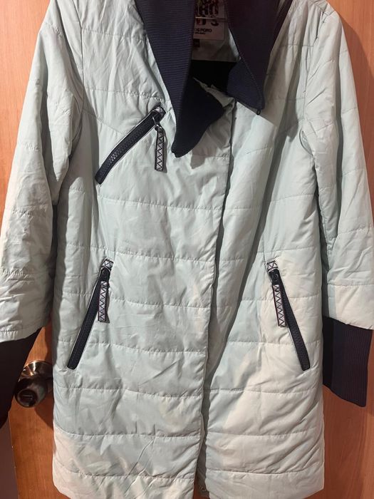 Продам зимние женские куртки