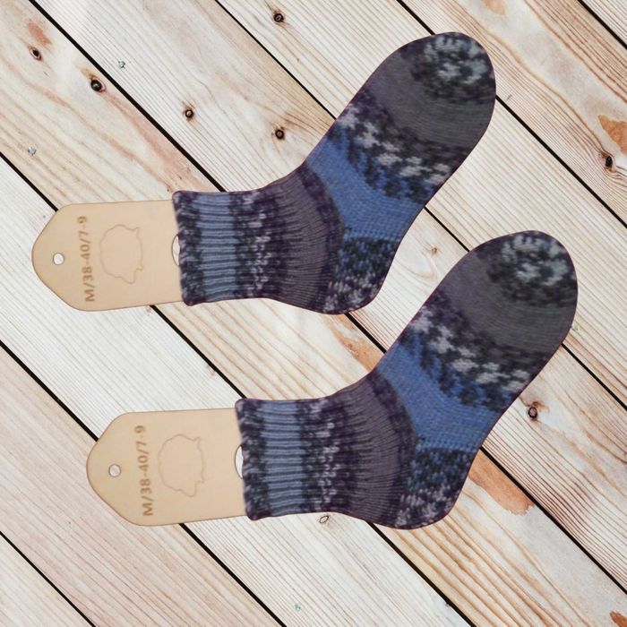 Най-топлите ръчно плетени вълнени чорапи, уютен подарък за любими хора