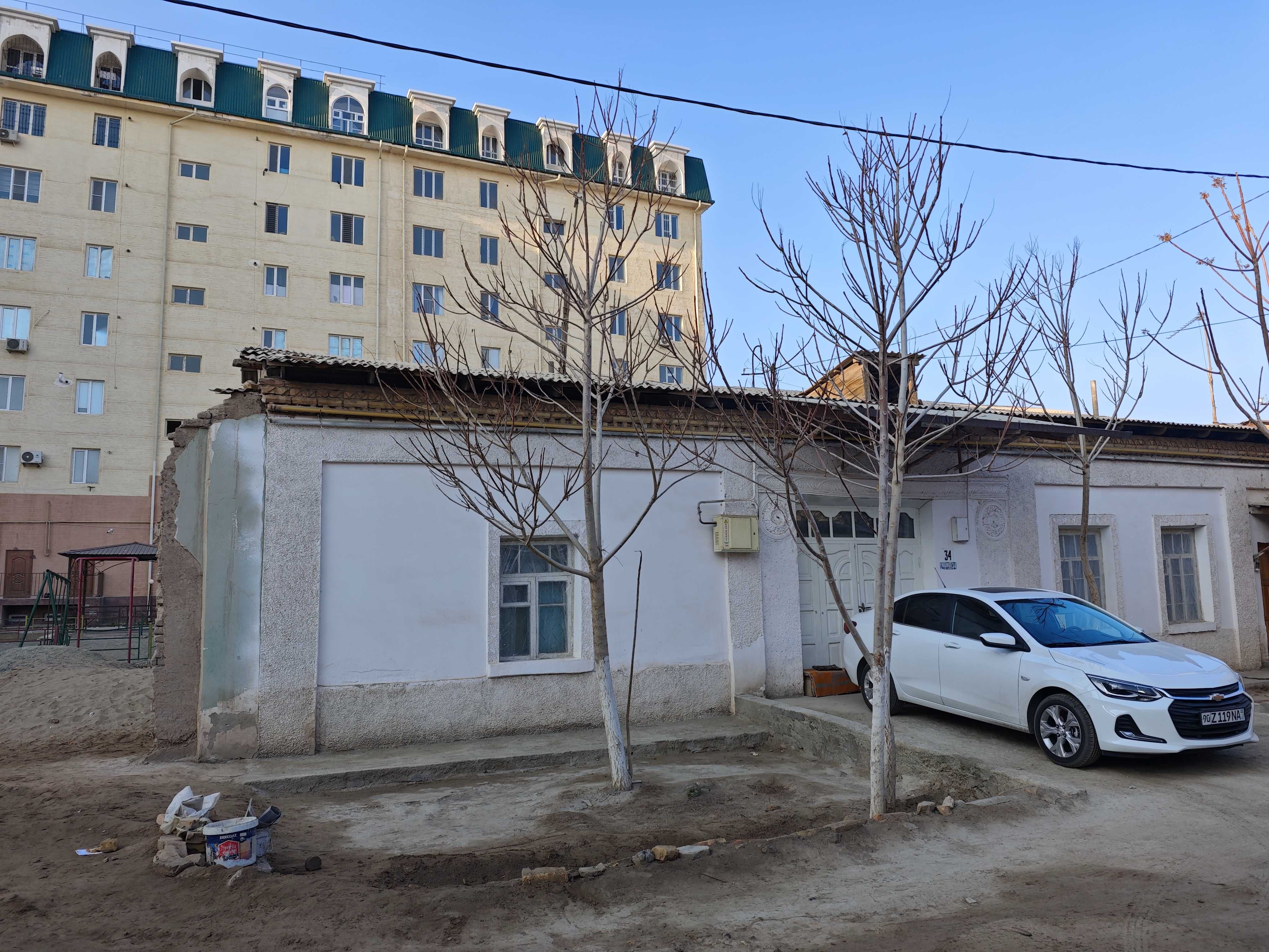Урганч шахри П. Махмуд кучасида 600 м2 ховли жой сотилади