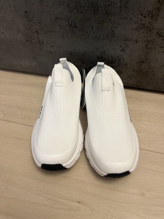 Adidasi albi - gri - diferite modele si marimi - pt sala / mers pe jos