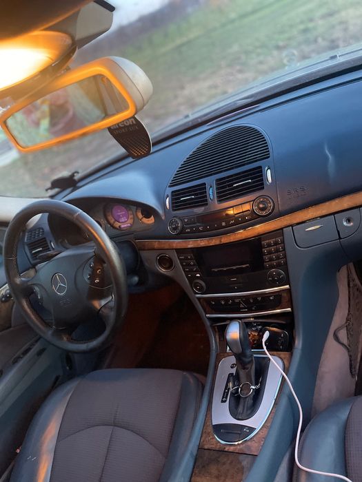 Vând Mercedez Benz E220 Avangarde