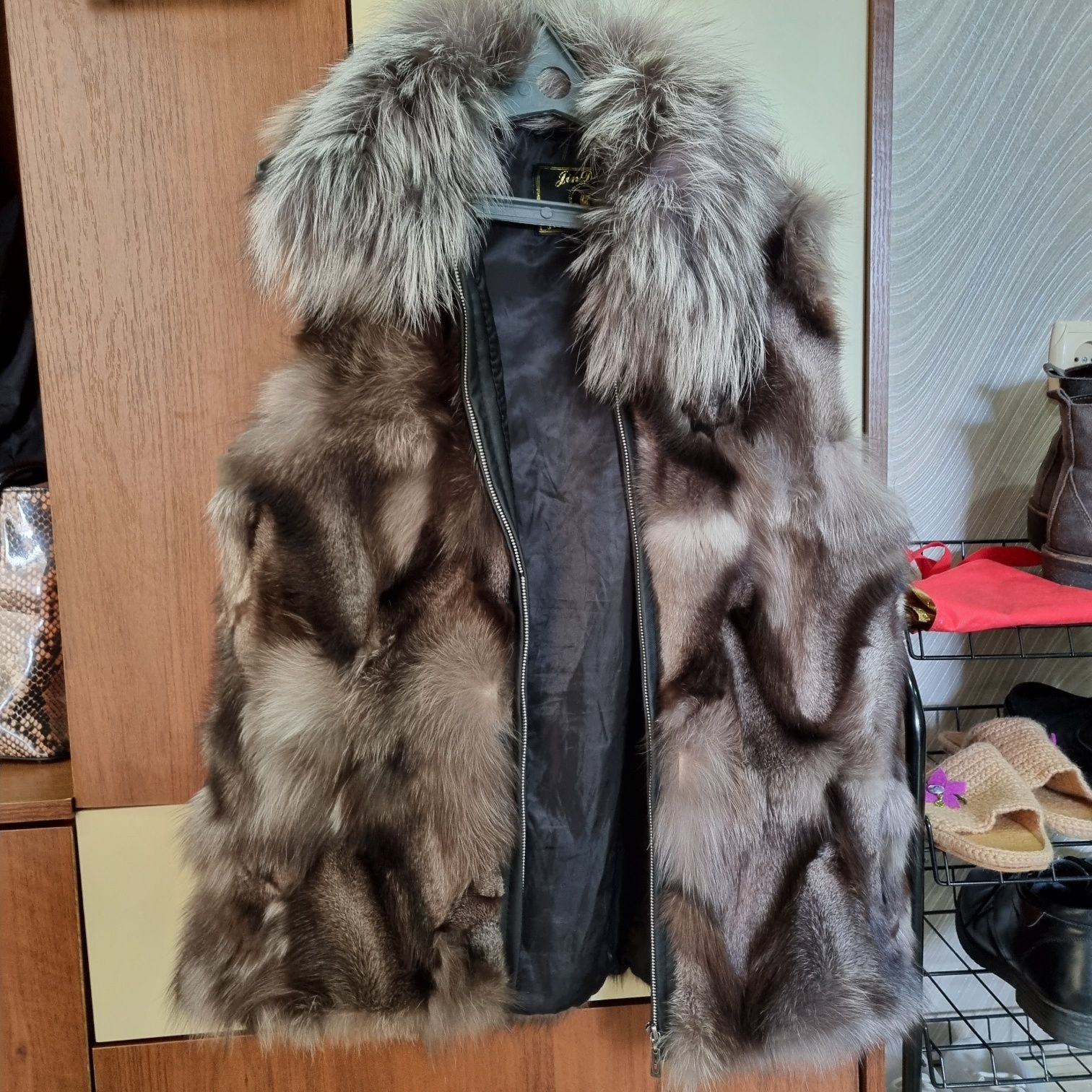 Продам норковую жилетку