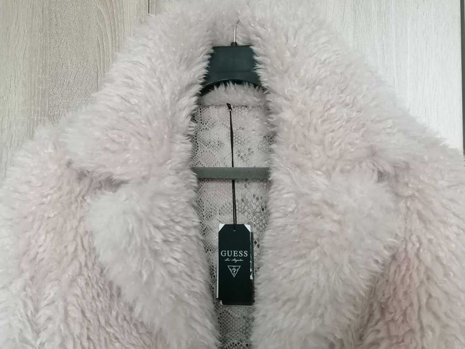 Зимно късо палто Guess