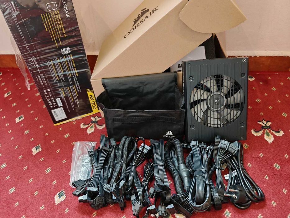 Sursa PC CORSAIR HX 1200 Platinum si cablu 12+4pin PCIe 12VHPWR 600W