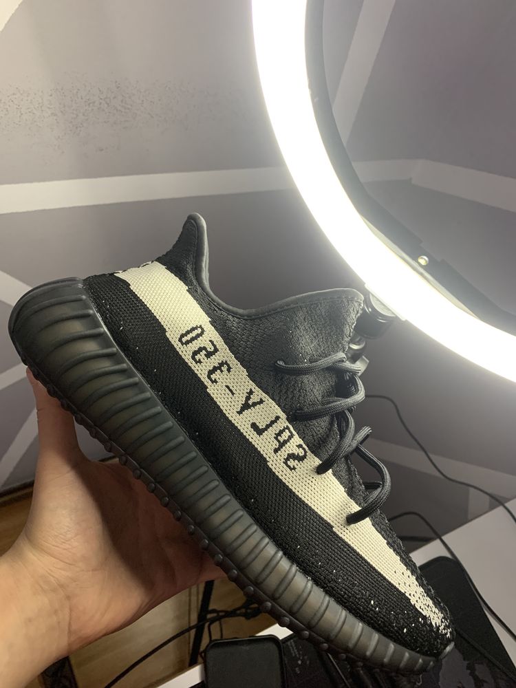 Yeezy 350 oreo v2