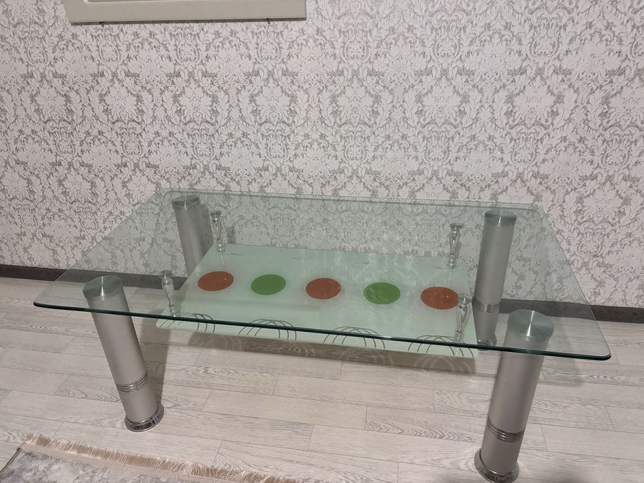 Журнальный столик, стекляный