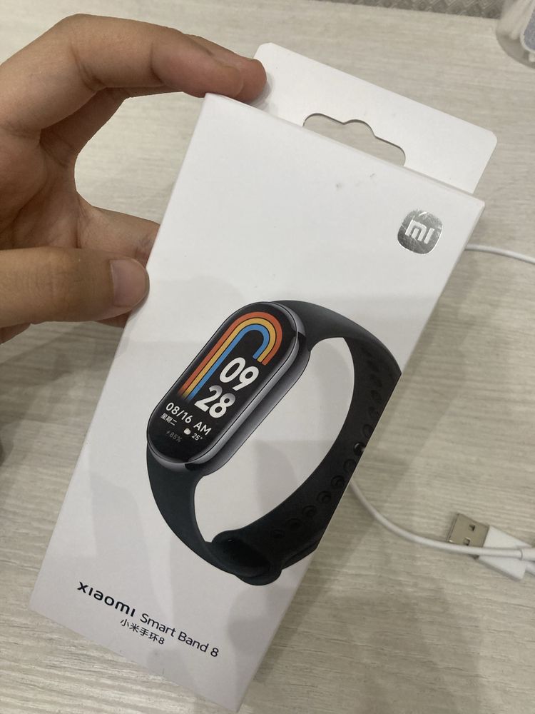 Срочно продается Xiaomi Mi band 8