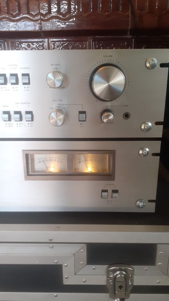 Linie Mitsubishi pretabil birou (akai sony)