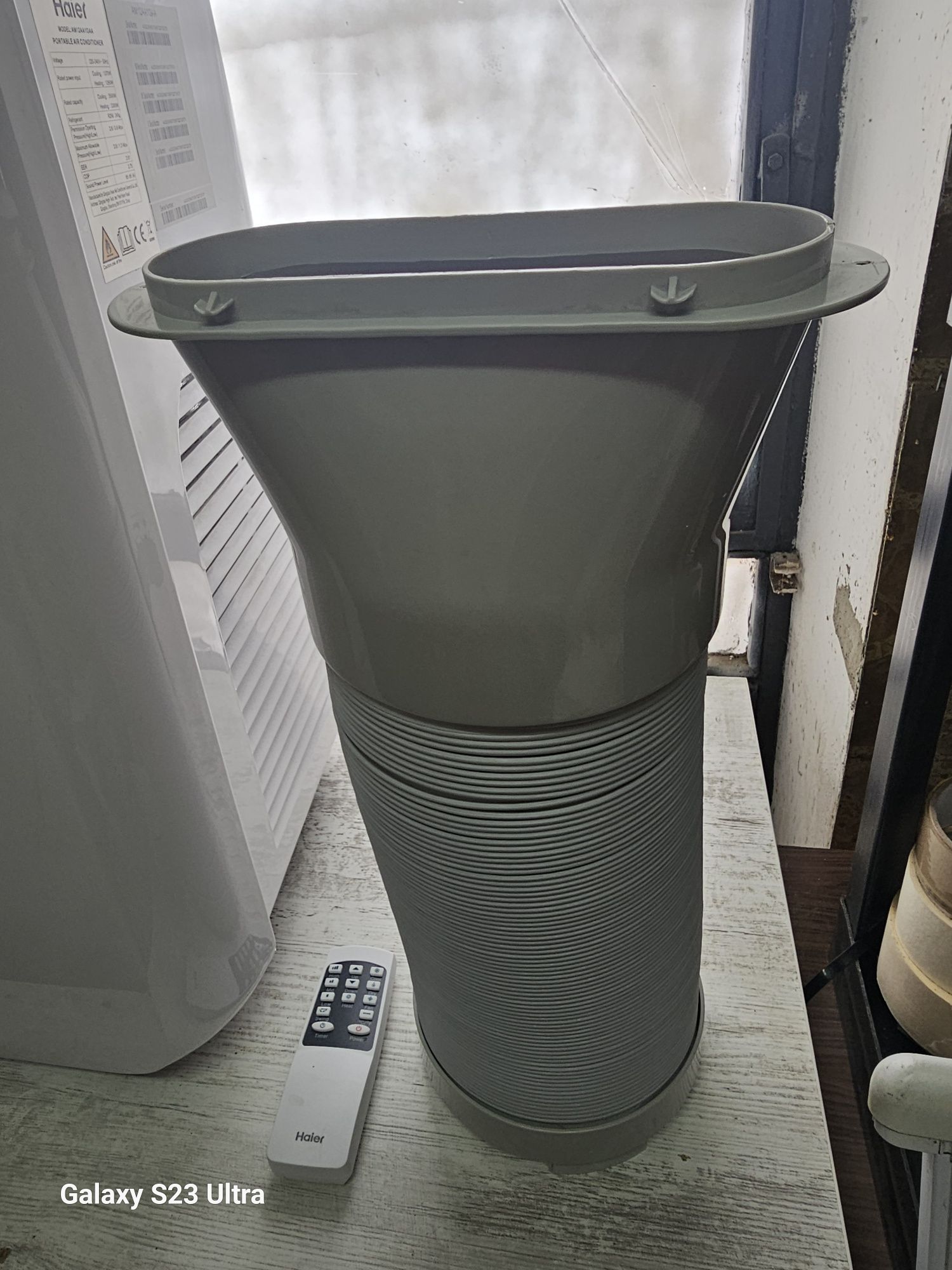 Продавам мобилен климатик Haier