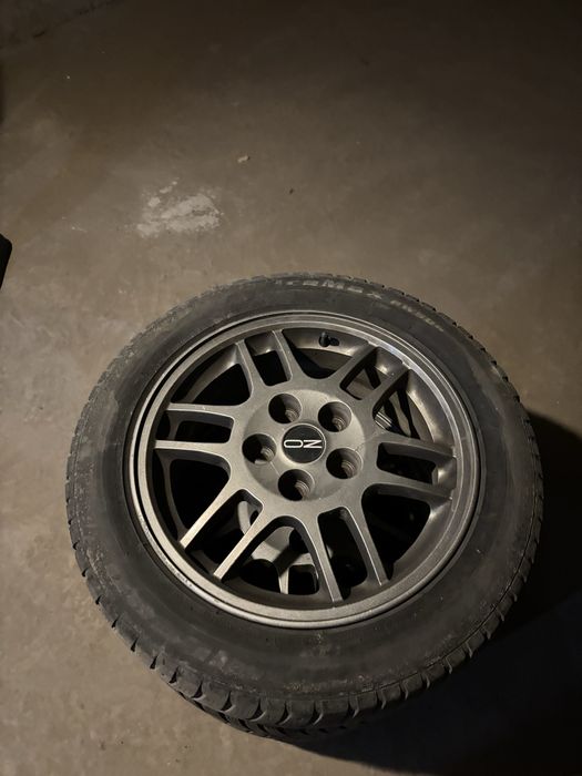 Продам комплект зимних колес